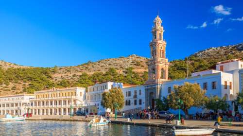 Σύμη: Γιατί συρρέουν χιλιάδες προσκυνητές στον Πανορμίτη - Η ιστορία της Μονής και η θαυματουργή εικόνα