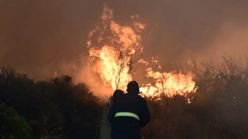 Φωτιά στη Δράμα: Καλύτερη η εικόνα της πυρκαγιάς στον Μανδρότοπο - Σε εξέλιξη η πυρκαγιά στον δήμο Πρεσπών