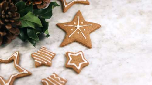 Χριστουγεννιάτικα μπισκότα σαν μελομακάρονα - Η συνταγή που θα λατρέψετε