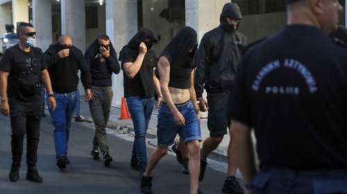 Νέα Φιλαδέλφεια: Συλλήψεις και προσαγωγές Κροατών σε Αθήνα, Κακαβιά και Ευζώνους - Αύριο στον εισαγγελέα 94 κρατούμενοι