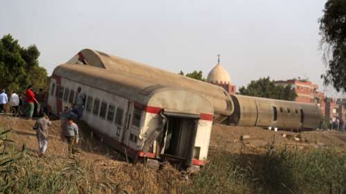 Αίγυπτος: Τουλάχιστον 8 νεκροί και πολλοί τραυματίες έπειτα από εκτροχιασμό τρένου