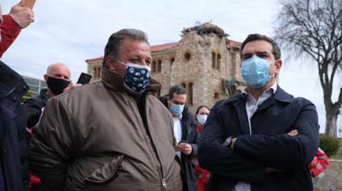 Σεισμός Ελασσόνας: Επίσκεψη Τσίπρα στο κατεστραμμένο Δαμάσι- &quot;Αποζημιώσεις και εξάμηνη φορολογική απαλλαγή&quot;
