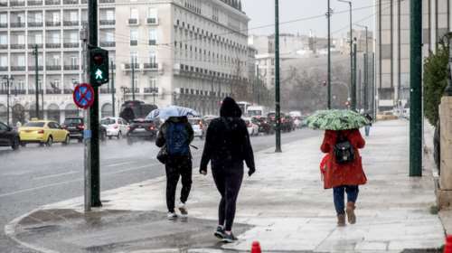 Βροχές, καταιγίδες και αφρικανική σκόνη σήμερα – Κακοκαιρία express από αύριο, έρχεται βαθύ βαρομετρικό χαμηλό