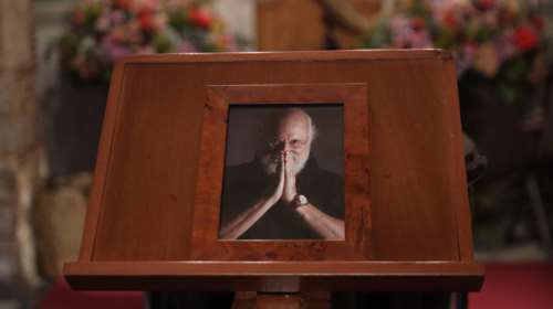 Δύο ποιητές μιλούν για τον Διονύση Σαββόπουλο: &quot;Ένας δημιουργός που κατανοούσε ποιητικά τον κόσμο&quot;