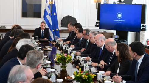 Την Παρασκευή εκτός απροόπτου ο ανασχηματισμός- Η &quot;ηλεκτρική καρέκλα&quot; του Μεταφορών και το θερμό τετ-α-τετ με τον Πιερρακάκη