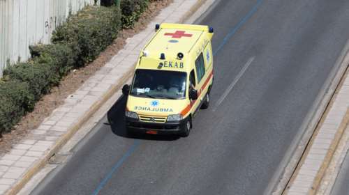 Απίστευτο περιστατικό στο Βόλο: Κατέβηκε τρέχοντας από το ασθενοφόρο που τον μετέφερε στο Νοσοκομείο κι εξαφανίστηκε