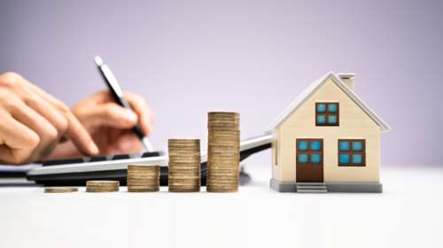 Κρήτη: Εκπαιδευτικοί και φοιτητές κοιμούνται σε... αυτοκίνητα και παραλίες - Απόγνωση λόγω τσουχτερών ενοικίων