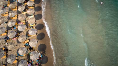 "Βροχή" οι καταγγελίες στο MyCoast: 2.500 έλεγχοι σε παραλίες την τελευταία εβδομάδα – 14 σφραγίσεις σε επιχειρήσεις