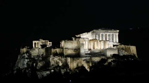 Το κορυφαίο βραβείο φωτιστικού σχεδιασμού στην Ελευθερία Ντεκώ για τον νέο φωτισμό της Ακρόπολης