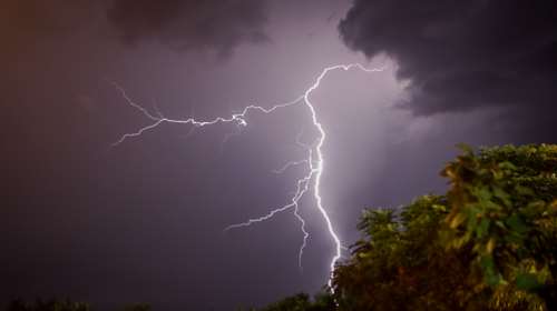 Meteo: 2.400 κεραυνοί έπεσαν στη χώρα τη Δευτέρα - Οι περιοχές με τα μεγαλύτερη ύψη βροχής
