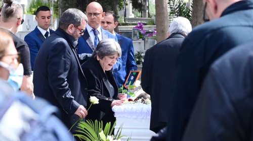 Θλίψη στην κηδεία του δημοσιογράφου Παναγιώτη Γκαραγκάνη - Πέθανε σε ηλικία 40 ετών [εικόνες]