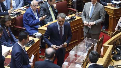 Η Βουλή συνεδριάζει σήμερα για την εκλογή προέδρου και αντιπροέδρων - Έρχεται μπλόκο στους Σπαρτιάτες