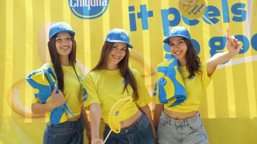 Η Chiquita φέρνει τροπικά vibes στο PAZUZU Beach Club στην Κέρκυρα