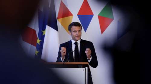 Μακρόν: Η Ρωσία έχει διαπράξει εγκλήματα πολέμου τα οποία έχουν αφήσει τα σημάδια τους