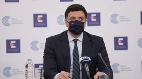 Aντιδράσεις για τα πρακτικά της επιτροπής λοιμωξιολόγων: &quot;Προσβάλλουν τους επιστήμονες&quot; λέει το υπουργείο Υγείας