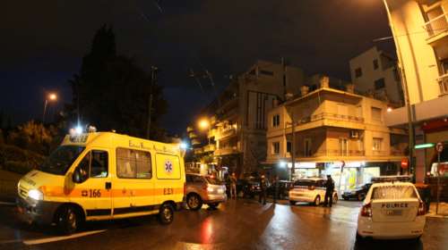 Φρίκη στην Καλλιθέα: Μαχαίρωσε την 30χρονη κόρη της μπροστά στα εγγόνια της [βίντεο]