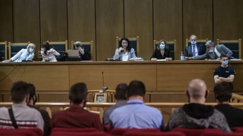 &quot;Συγκινητικές&quot; ιστορίες επιστρατεύουν τώρα οι χρυσαυγίτες: Παιδιά, ηλικιωμένοι γονείς, πρόβατα και... youtube