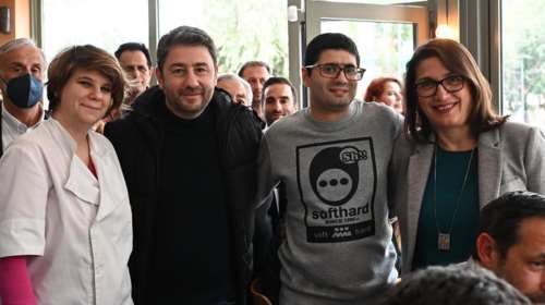 Νίκος Ανδρουλάκης: Επισκέφθηκε το καφέ &quot;Το Παρεάκι&quot; με αφορμή την παγκόσμια ημέρα αυτισμού