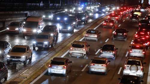 Χωρίς προβλήματα πλέον η επιστροφή των εκδρομέων του Πάσχα - Ομαλοποιήθηκε η κυκλοφορία στις Εθνικές Οδούς