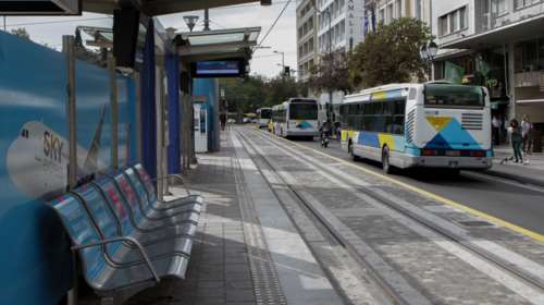 Χάος με την απεργία στα ΜΜΜ: Χωρίς μετρό και ΗΣΑΠ η Αθήνα – Τι ισχύει για λεωφορεία, τρόλεϊ και προαστιακό