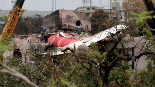 Ινδία: Αυξάνεται ο αριθμός των θυμάτων από τη συντριβή του Boeing - Στους 279 οι νεκροί