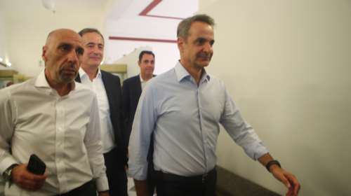 Στη Ρόδο ο Κυριάκος Μητσοτάκης – Αυτοψία και δράσεις για τις περιοχές που επλήγησαν από τις πυρκαγιές