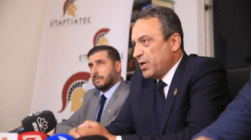 &quot;Σπαρτιάτες&quot;: Οι χυδαίες αναρτήσεις του Βασίλη Στίγκα - Αποκαλεί &quot;πόρνη της κατοχής&quot; τη Μελίνα Μερκούρη