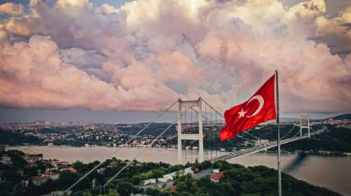 Τουρκική εφημερίδα κατακρίνει την Τουρκία για τον διασυρμό με το &quot;επεισόδιο Τζιτζικώστα&quot; στη Σμύρνη