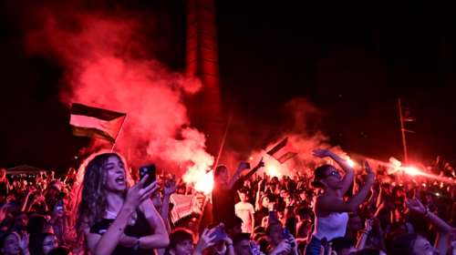 Χιλιάδες κόσμου στην αντιπολεμική συναυλία για την Παλαιστίνη στην Τεχνόπολη [εικόνες]