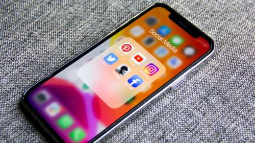 Social Media: Πώς ο εθισμός οδηγεί στην κατάθλιψη - Η καινοτομία της &quot;αποτοξίνωσης&quot;