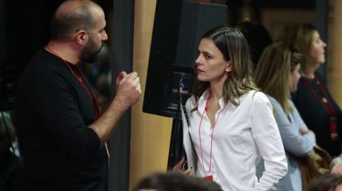 Αχτσιόγλου και Τζανακόπουλος: Οι φωτογραφίες τους στην Κεντρική Επιτροπή που προκάλεσαν συζητήσεις