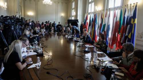 Τι γράφουν Politico, Monde, Daily Mail για τις υποκλοπές: Kατασκοπευτικό θρίλερ που αποδυναμώνει την κυβέρνηση