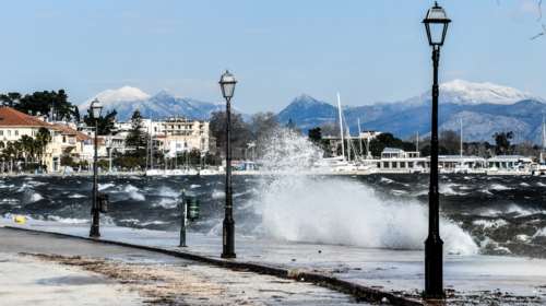 Καιρός: Εκρηκτικό κοκτέιλ ζέστης και θυελλωδών ανέμων με ακραίο κίνδυνο πυρκαγιάς - Πού θα δούμε 39άρια