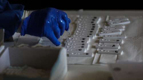 Δανία: Δύο ταξιδιώτες από την Νότια Αφρική έχουν μολυνθεί με την μετάλλαξη Όμικρον