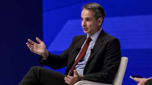 Μητσοτάκης για γυναικοκτονίες: &quot;Η θέση μας είναι μόνο μία: δίπλα στη γυναίκα, απέναντι στη βία&quot;