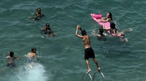 Εκτακτο δελτίο ΕΜΥ: Ξεκίνησε η θερμική εισβολή με 46άρια - Από την Πέμπτη πτώση θερμοκρασίας και μπουρίνια