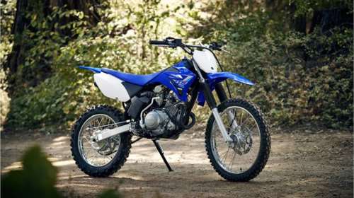 Μπόρις Τζόνσον: Οι γιατροί του απαγόρευσαν να οδηγήσει τη μηχανή του - Δώρο της συντρόφου του