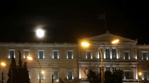 Ψηφίστηκε το νέο ασφαλιστικό νομοσχέδιο - Σφοδρή αντιπαράθεση