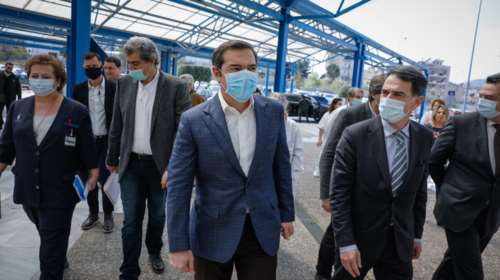 Ο Τσίπρας με μάσκα στο Αττικό Νοσοκομείο- &quot;Ηρθα για να μάθω περισσότερα&quot; [εικόνες &amp; βίντεο]