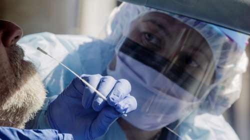 HΠΑ: Η FDA ενέκρινε το πρώτο γρήγορο τεστ αντιγόνων για ανίχνευση του κορονοϊού