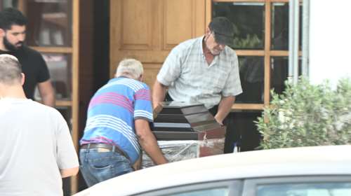 Νέα Σμύρνη: Δολοφονία ο θάνατος του 46χρονου με μαχαιριά στην κοιλιά - Η αδερφή του ίσως έπλυνε το μαχαίρι