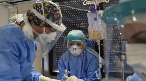 Κορονοϊός: Με 4.838 νεκρούς μπήκε στο 2021 η Ελλάδα - 2.432 θάνατοι μόνο τον Δεκέμβριο