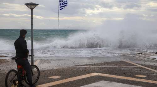 Καιρός: Χειμωνιάζει πάλι με καταιγίδες και εννέα μποφόρ - Ποιες περιοχές θα σαρώσει η κακοκαιρία