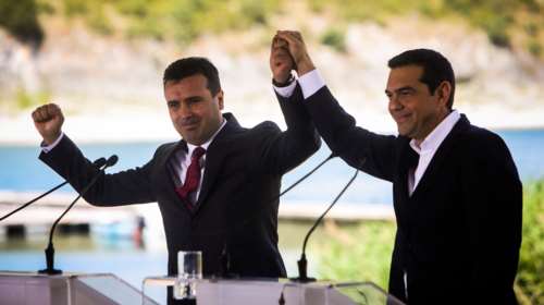 Όταν ο ΣΥΡΙΖΑ &quot;ξέχασε&quot; τον Αλέξη Τσίπρα για τη Συμφωνία των Πρεσπών