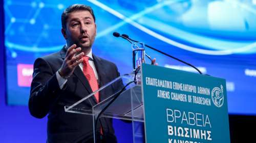 Ανδρουλάκης: Εχουν κουράσει τη χώρα τα πελατειακά δίκτυα, τα ευνοούμενα συμφέροντα και οι συνεχείς απευθείας αναθέσεις