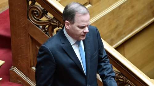 Βουλή: Με 154 &quot;ναι&quot; έγινε δεκτή η πρόταση της ΝΔ για παραπομπή Καραμανλή σε προανακριτική