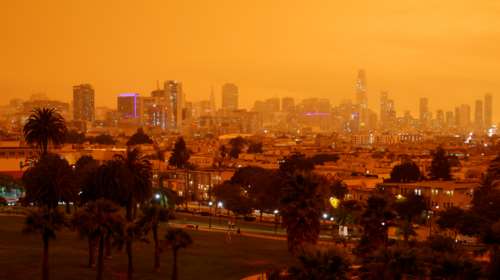 Εικόνες αποκάλυψης από την κόλαση φωτιάς στην Καλιφόρνια: Πορτοκαλί ο ουρανός στο Σαν Φρανσίσκο