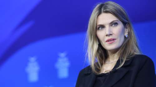 Εύα Καϊλή: Βρέθηκαν τσάντες με χρήματα σπίτι της - Με βαλίτσα με χιλιάδες ευρώ και ο πατέρας της - Ολη νύχτα στο κρατητήριο