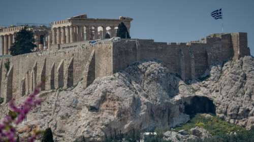 Νέοι &quot;ύμνοι&quot; γερμανικών ΜΜΕ για την Ελλάδα: Από προβληματικό παιδί, υποδειγματικός μαθητής