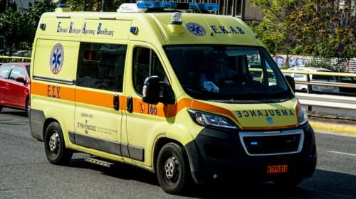 Θεσσαλονίκη: 18χρονος τραυματίστηκε από πτώση δέντρου σε γήπεδο - Μεταφέρθηκε στο νοσοκομείο